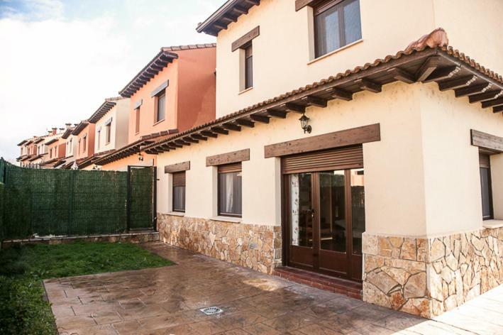 Apartamento El Palomar Ayllon Luaran gambar